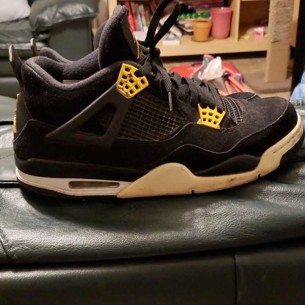 Jordan 4 Royalty